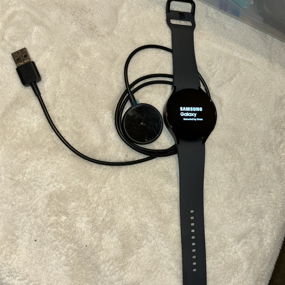 NWOT Samsung 44MM set fire crystal GPS five ATM 5M – 4940 - Picture 3 of 11